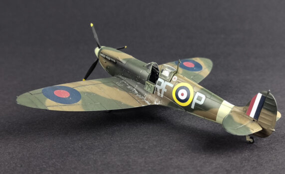 Wczesny Spitfire Mk.Ia od Tamiya w skali 1/72